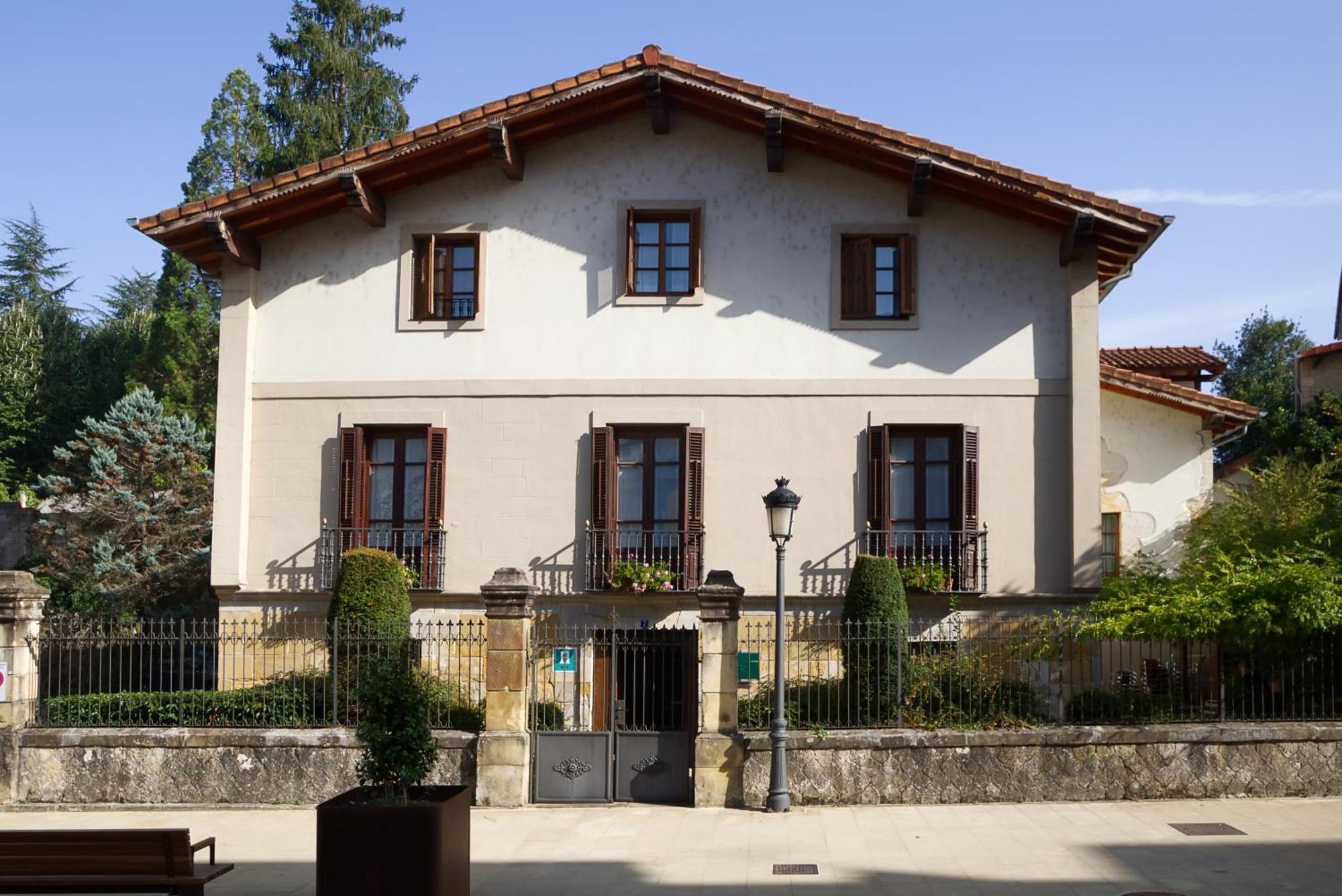 Hotel Konbenio Amorebieta-Etxano Exteriör bild