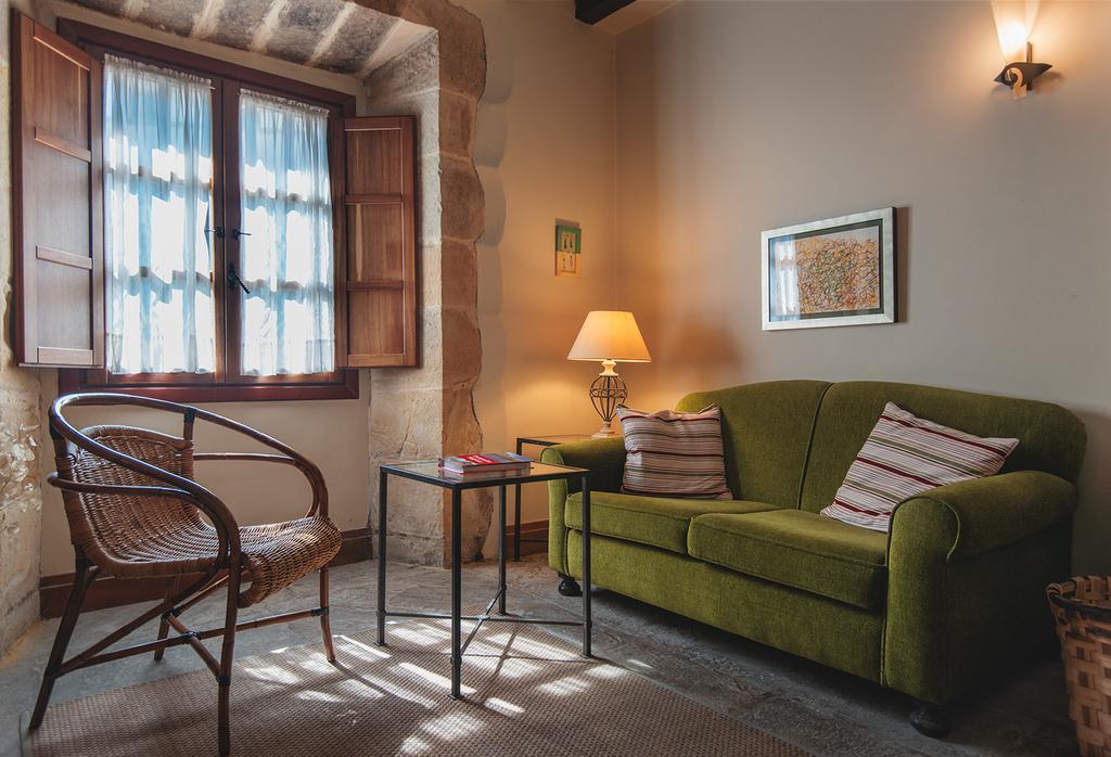 Hotel Konbenio Amorebieta-Etxano Exteriör bild